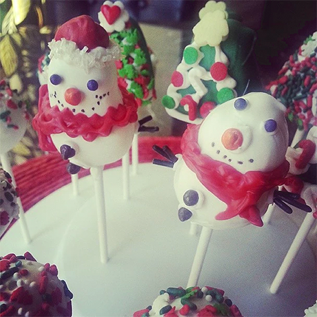 Snowman cake pops.